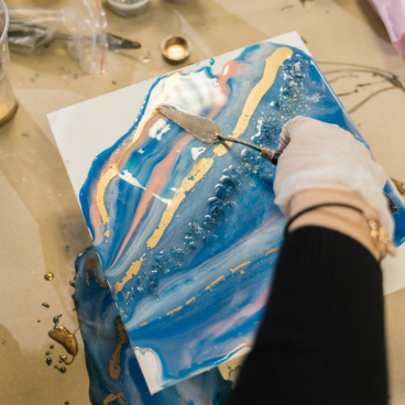 Mit készíthetünk epoxy műgyantából?
